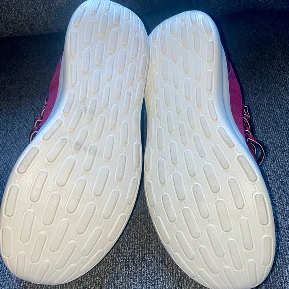 Adidas Lite Racer Adapt 7.0 in size 6.5 (women’s 7.5-8) in Maroon/Burgundy - Picture 2 of 5